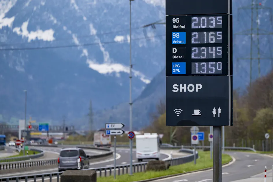 Will we soon be paying 10 francs for a liter of gasoline?