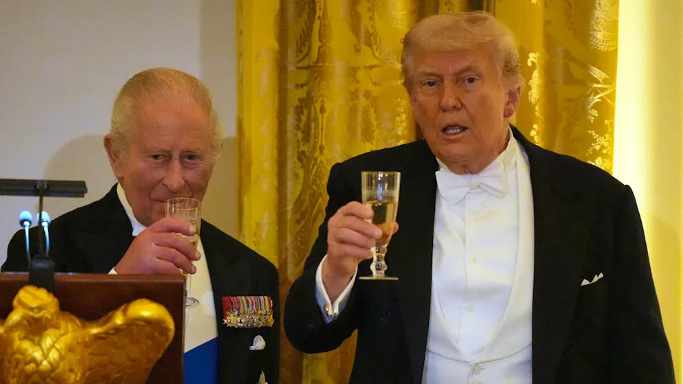 Viaggio negli USA. Carlo III da Trump: fra la battuta virale al Congresso e la cena fuori schema