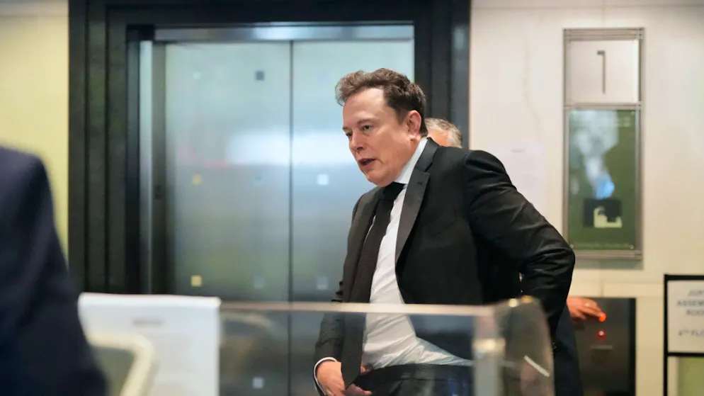 Beim KI-Training gibt es die Methode, ein Modell als Lehrer einzusetzen, das neue Software wie einen Schüler anlernt. Elon Musk musste unter Eid sagen, ob er so KI des Rivalen OpenAI benutzte. (Archivbild)
