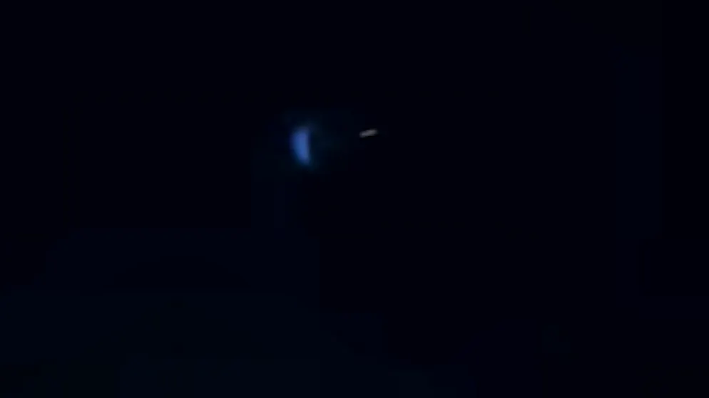 Spektakel am Schweizer Firmament. Seltsame blaue Lichtspur am Nachthimmel sorgt für Aufregung