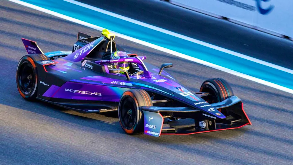 Nico Müller has been driving a Porsche since this season - now he has achieved the first Formula E victory of his career in Berlin