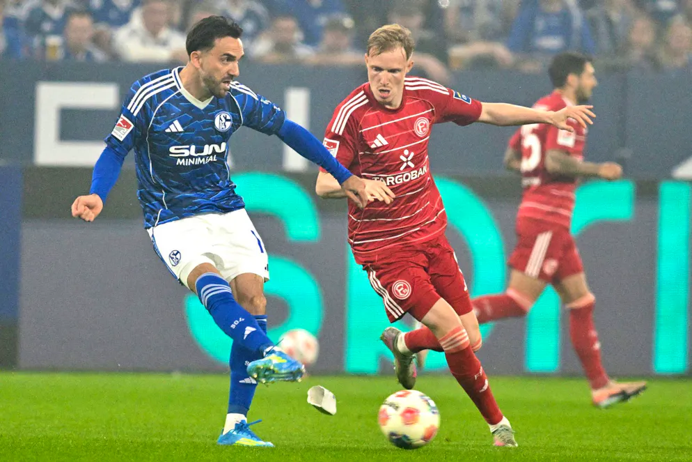 Aufstieg perfekt: Schalke 04 kehrt in die Bundesliga zurück – Gallery. Kenan Karaman machte mit seinem 14. Saisontor den vorzeitigen Aufstieg perfekt.