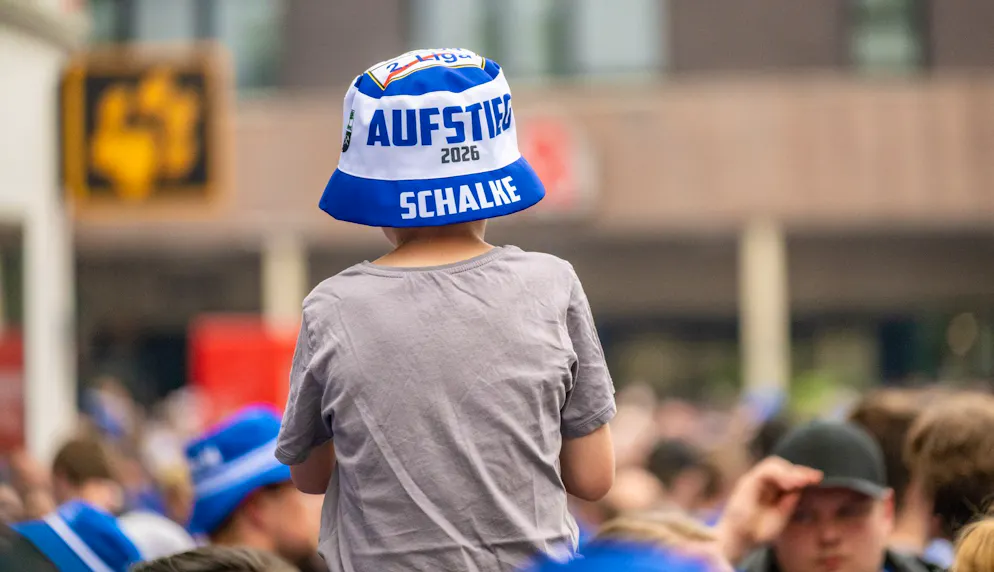 Aufstieg perfekt: Schalke 04 kehrt in die Bundesliga zurück – Gallery. Nach drei Jahren in der 2. Liga kehrt Schalke 04 in die Bundesliga zurück.