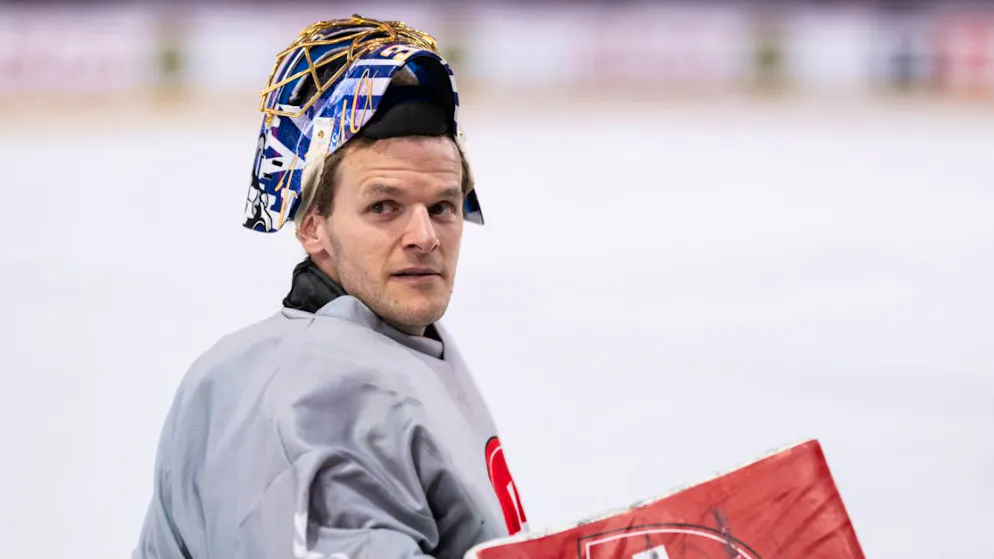 Starke Reaktion nach dem Debakel gegen Schweden: Leonardo Genoni verhilft der Schweiz mit einem Shutout zum Sieg in Tschechien.