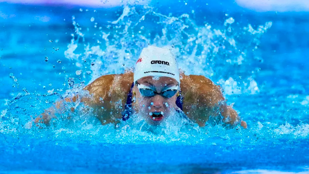 Gretchen Walsh breaks the 100m dolphin world record for the third time in a year
