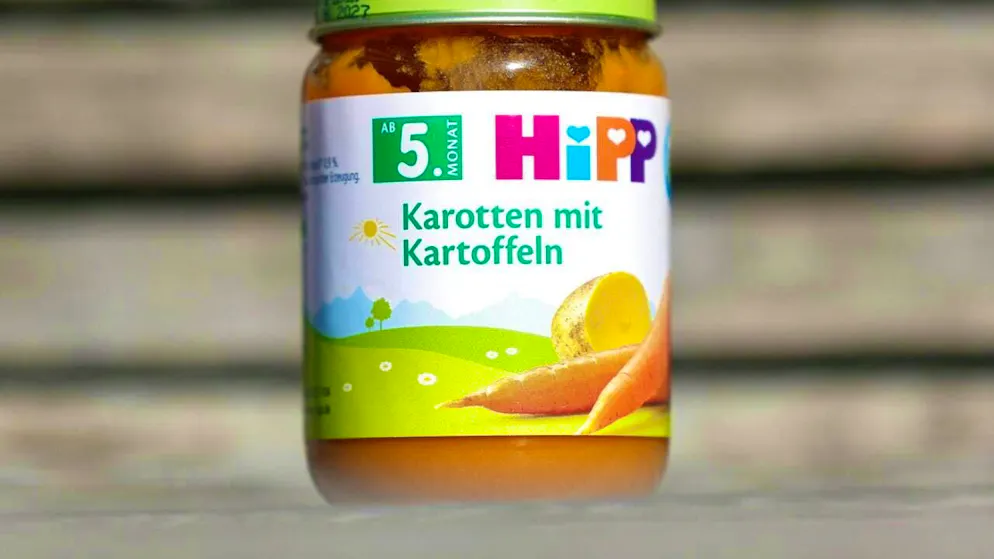 ARCHIVE - A Hipp baby food jar stands on a table (symbolic image). Photo: Tobias Steinmaurer/APA/dpa