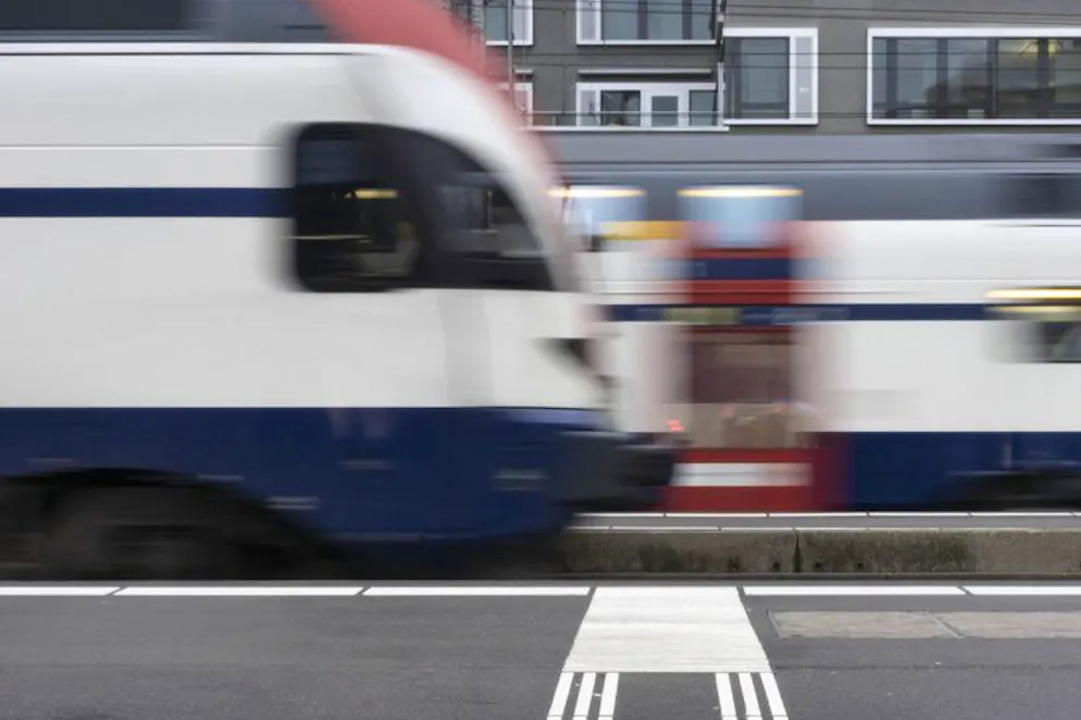 In einer S-Bahn Richtung Basel kam es nach sexuellen Handlungen eines Paares zu einem Angriff auf Sicherheitsmitarbeitende.