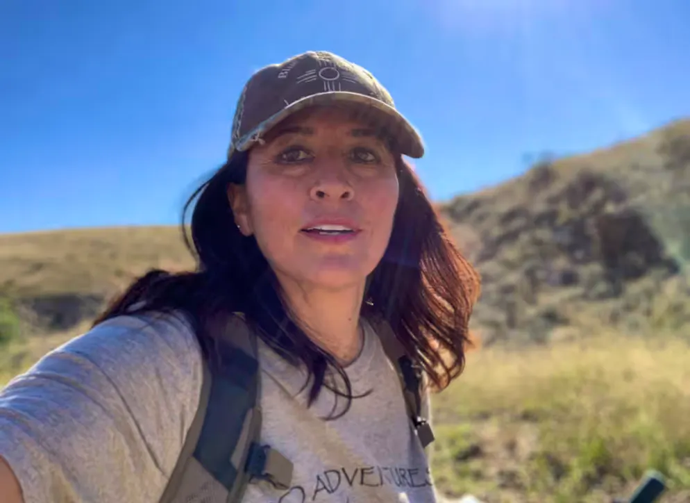 Rätsel um verschwundene oder gestorbene Expert*innen in den USA. Melissa Casias hat zusammen mit ihrem Mann Mark beim Los Alamos National Laboratory im US-Bundesstaat New Mexico gearbeitet. Am 26. Juni 2025 fährt sie mit ihrem Mann zur Arbeit, muss aber noch einmal nach Hause. Gegen Mittag verliert sich ihre Spur: Ihr Auto, ihr Schlüssel und ihre Handys werden zuhause entdeckt. Melissa Casias ist seither verschwunden.