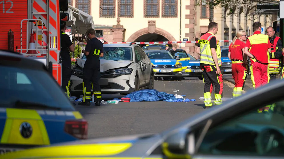 Germania. Un'auto piomba contro la folla a Lipsia, due morti e «20 persone coinvolte»