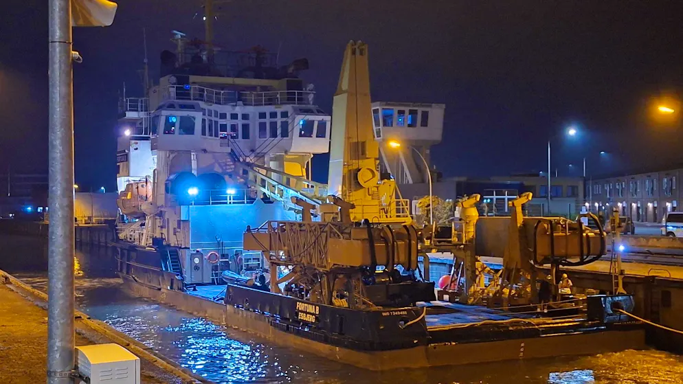 Die «Fortuna B» liegt nach ihrem Wal-Rettungseinsatz am Sonntagabend im Hafen von Cuxhaven.