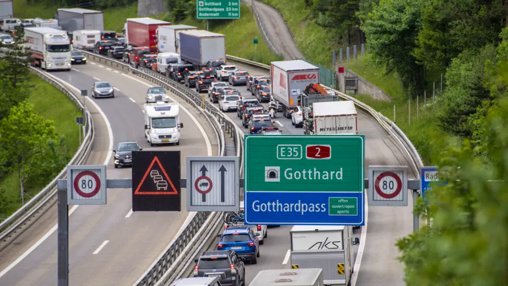 Alle Jahre wieder: Anlässlich der Frühlingsfeiertage erwartet das Bundesamt für Strassen lange Staus auf der Nord-Süd-Achse. (Archivbild)