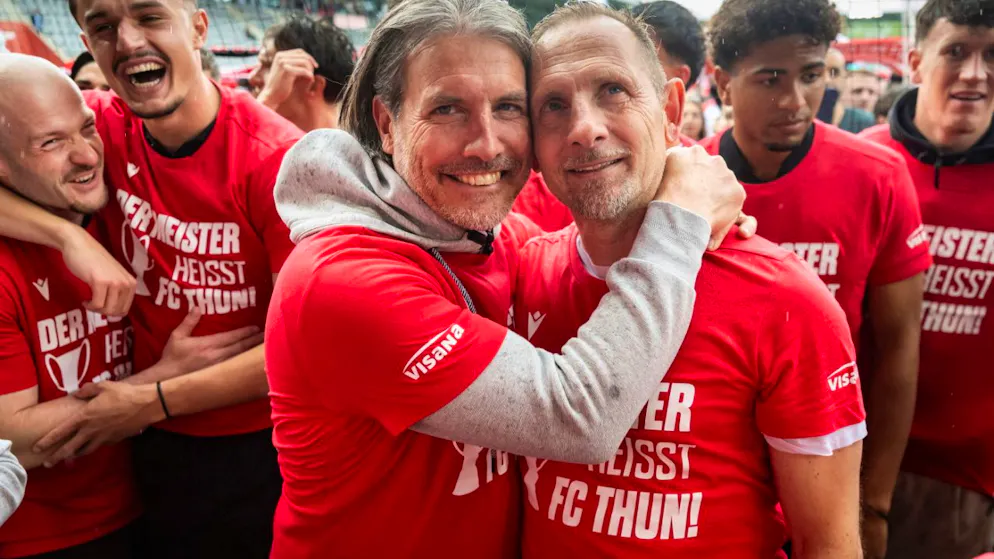 Trainer Mauro Lustrinelli und Präsident Andres Gerber werden in den Medien als zentrale Faktoren für den sensationellen Meistertitel des FC Thun gewürdigt
