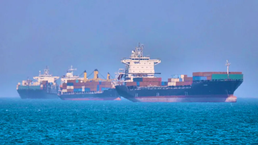 dpatopbilder - Container ships are anchored in the Strait of Hormuz off Bandar Abbas, Iran. Photo: Amirhosein Khorgooi/ISNA/AP/dpa