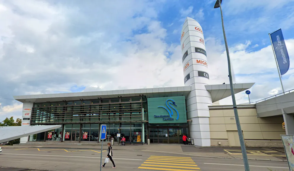 Trotz Hausverbot betrat ein 74-jähriger Schwyzer mehrmals das Seedamm-Center in Pfäffikon SZ.