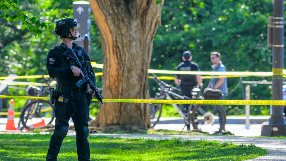 Trump era nell'edificio. Casa Bianca in lockdown dopo degli spari nelle vicinanze, un uomo colpito dal Secret Service