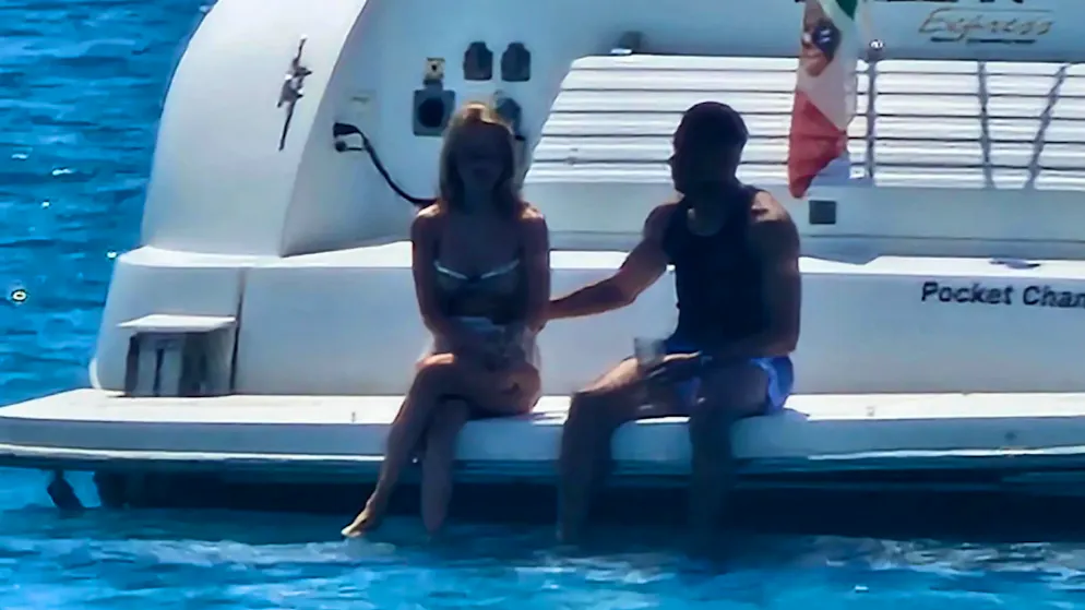 Escapade romantique au soleil. Mbappé vivement critiqué, son entourage monte aux barricades