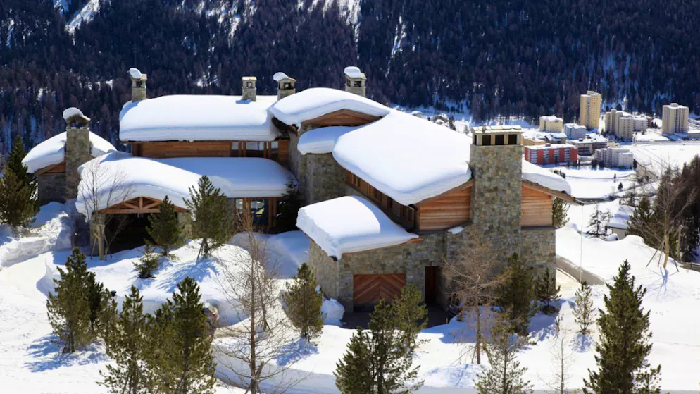 Die Preise für Luxusimmobilien steigen weiter. Das war im vergangenen Jahr vor allem in Bergregionen der Fall. Am teuersten sind Villas in St.Moritz, wie eine Studie der UBS zeigt.(Symbolbild)