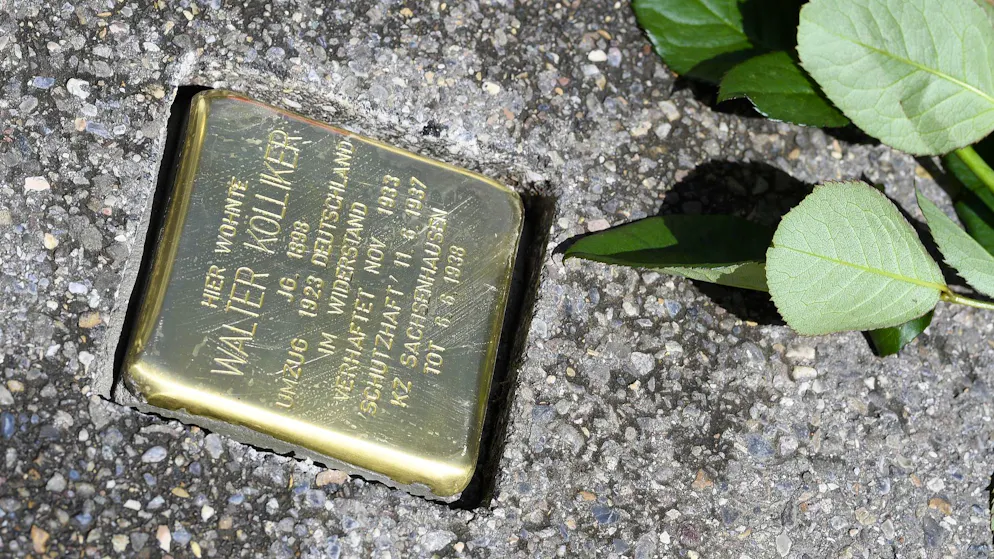 Der Stolperstein von Walter Kölliker in Zürich. Ein schweizerischer Pazifist, der während der nationalsozialistischen Herrschaft als Mitglied der KPD umgebracht wurde.