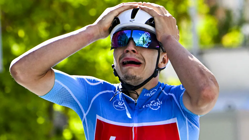C'est la m*rde sur le Giro. De nombreux coureurs malades... à cause de bouses de vache ?