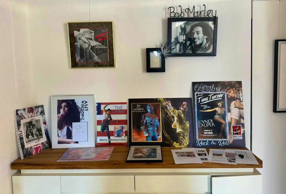 Autograph dealer Markus Brandes. Signatures, letters and documents from famous personalities hang everywhere at his workplace.
