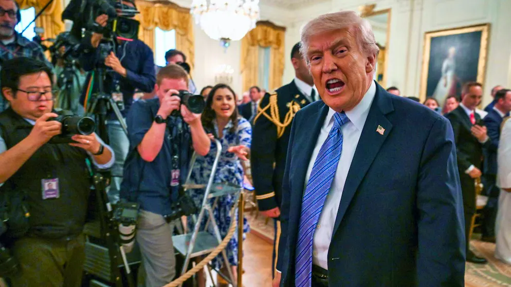 Le pays se transforme : Donald Trump le 4 mai à la Maison Blanche.