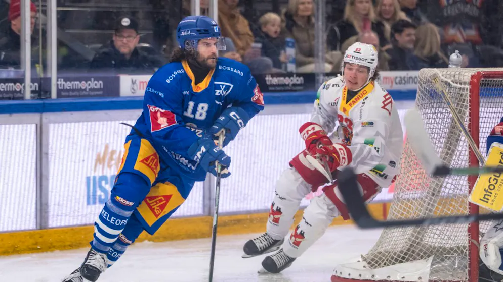 Dominik Schlumpf (links), spielt nicht länger für den EV Zug.