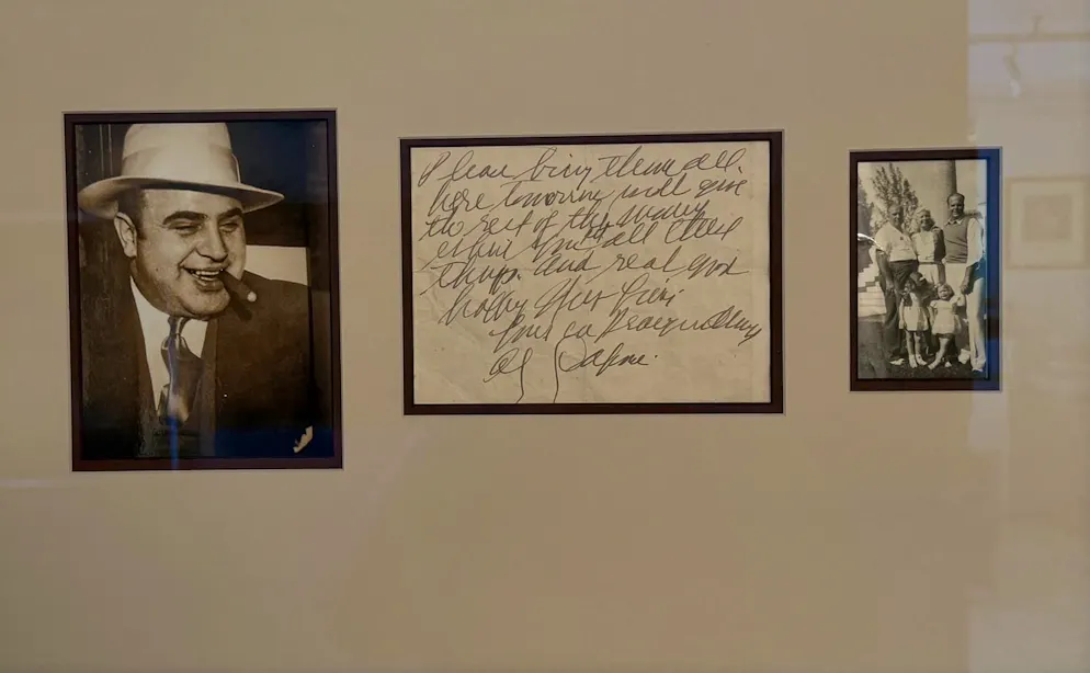Autogrammhändler Markus Brandes. Schriftstücke von Mobster und Verbrecher Al Capone sind äusserst selten. Brandes hat trotzdem eines. Es ist ein Zettel für seine Krankenschwester.