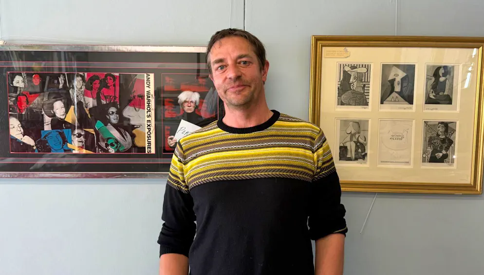 Autogrammhändler Markus Brandes. Markus Brandes ist seit rund 30 Jahren Autogrammhändler. Sein Büro befindet sich in Güttingen TG.