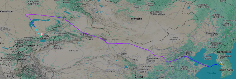 Das Flugzeug drehte über Kasachstan ab. 