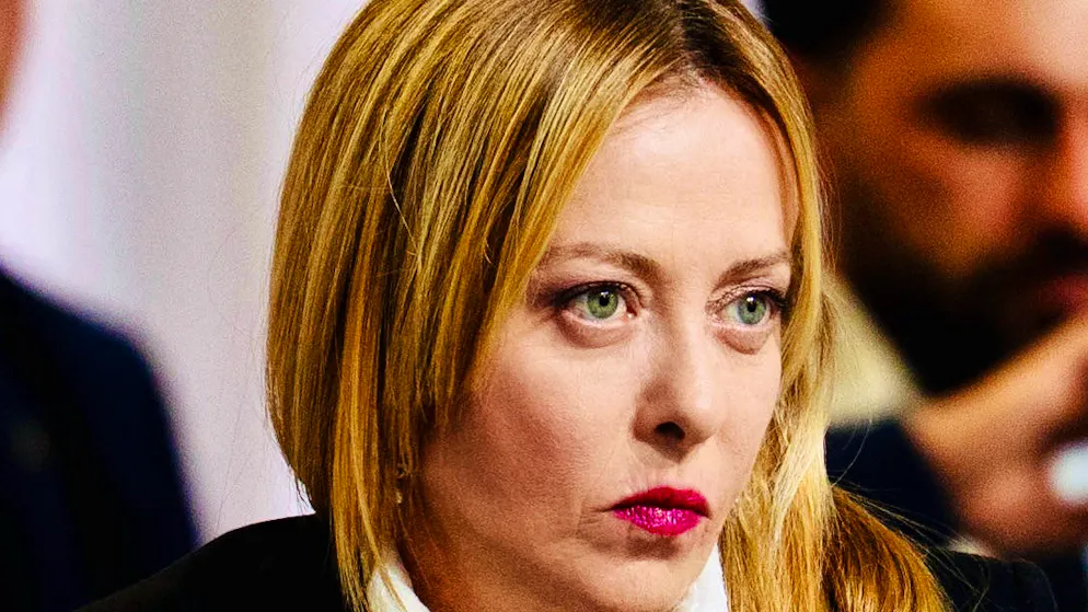 «Outil dangereux». Fausses photos sexy : Giorgia Meloni sort de ses gonds