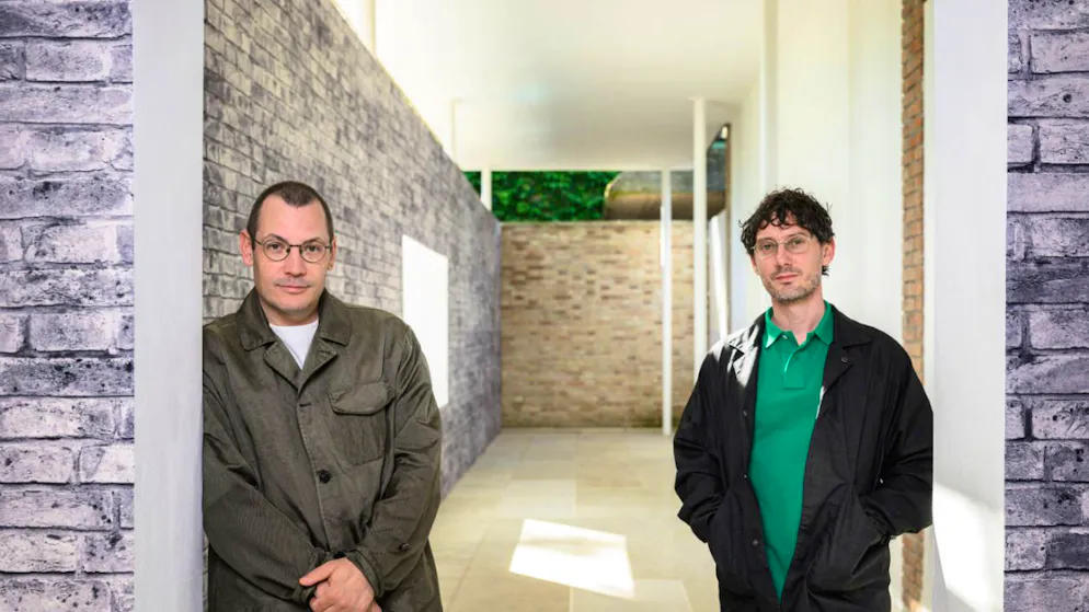 I curatori del Padiglione svizzero della 61esima Esposizione Internazionale d'Arte della Biennale di Venezia Luca Beeler (a sinistra) e Gianmaria Andreetta (a destra).