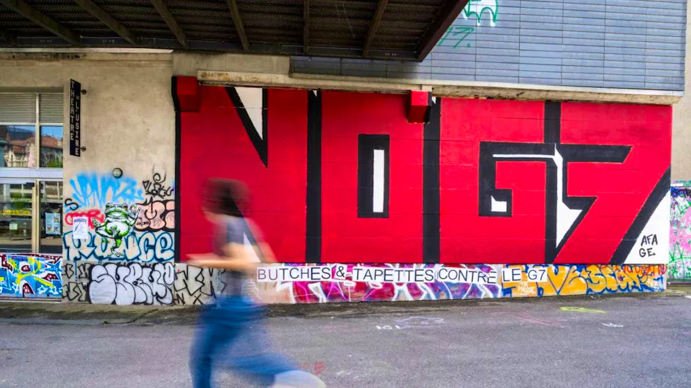 Resistance to the summit is already stirring in Geneva: graffiti on the L'Usine cultural center. (archive picture)