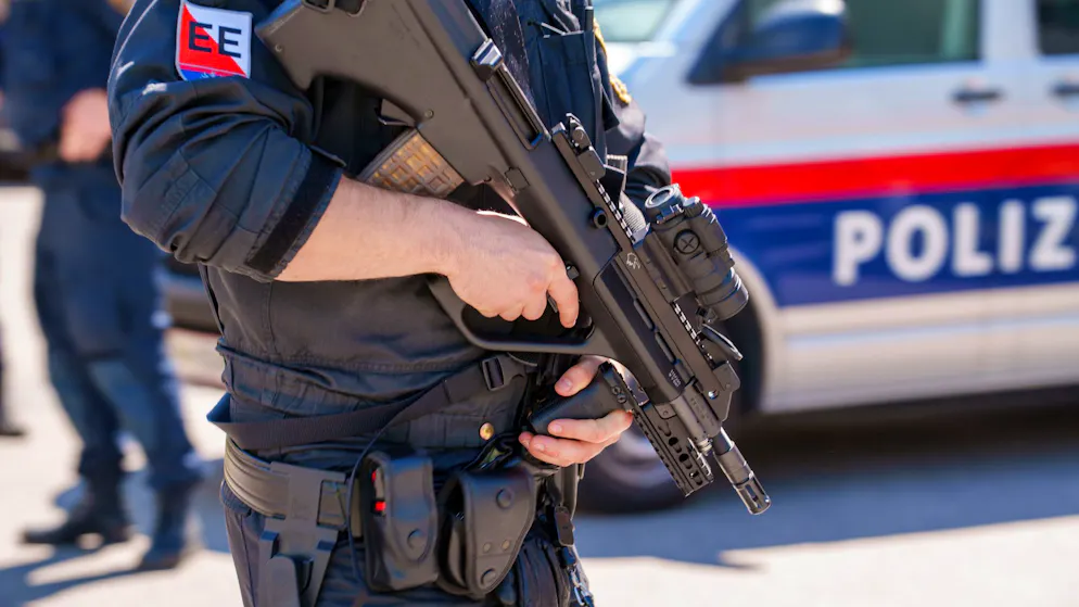 Täter war fast 90. Senior erschiesst in Linz Ehefrau und Tochter auf offener Strasse