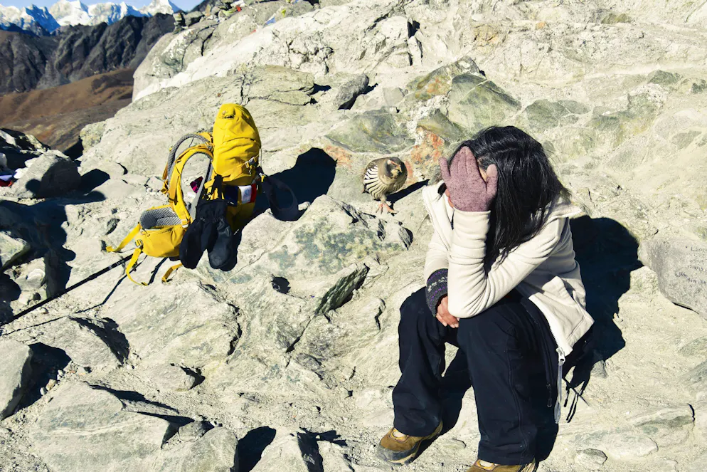 En montagne, le vertige nuit à la sécurité lors de la progression et augmente le risque de chute.