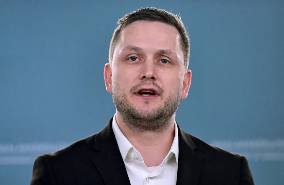 «C'est non seulement profondément inquiétant. C'est indécent», s'est indigné le Premier ministre du Groenland Jens-Frederik Nielsen sur Facebook.