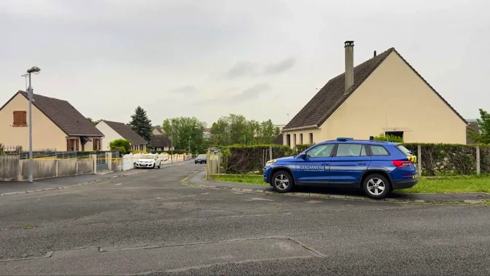 Chloé, scolarisée en troisième, se rendait à pied à son collège mercredi matin lorsqu'elle a été mortellement blessée de plusieurs coups portés à l'arme blanche, selon le parquet de Soissons.