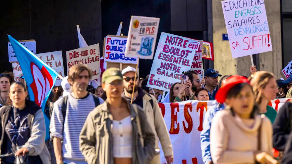 Geneva's public sector employees once again took to the streets on Thursday to protest against the austerity measures that the government wants to implement.