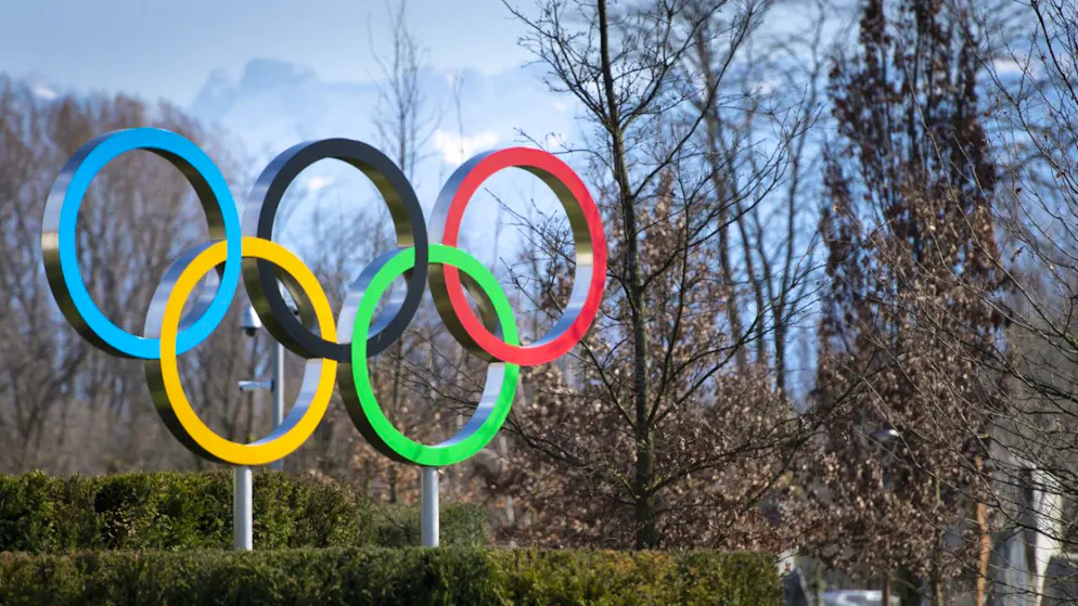 Sport. Il Cio revoca il bando olimpico ai bielorussi, ma non alla Russia. Ecco i gravi motivi per cui gli atleti di Mosca restano fuori
