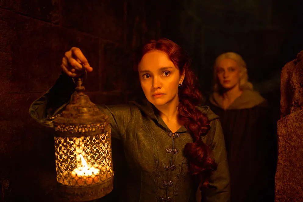Fotogallerie HOTD Staffel 3. Olivia Cooke kehrt in Staffel drei erneut als Alicent Hightower zurück.