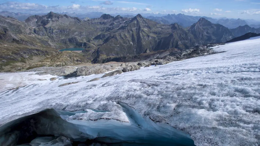Rapporto. Sui ghiacciai svizzeri è caduta poca neve: mancherà dunque lo stato protettivo in estate?
