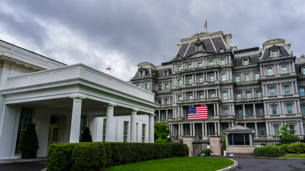 Ecco perché. Trump vuole dipingere di bianco l'Executive Office Building