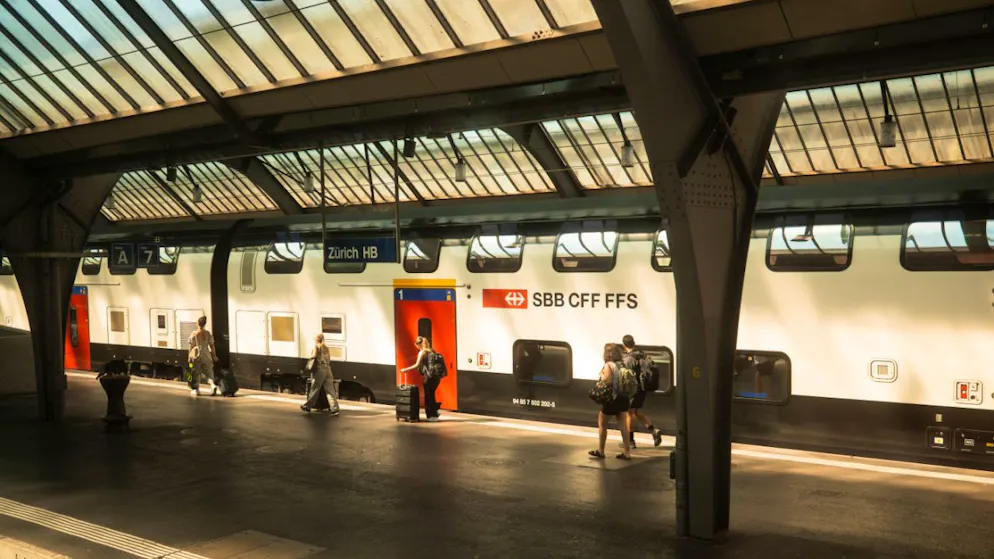 Railroad. SBB runs extra trains for Ice Hockey World Championships