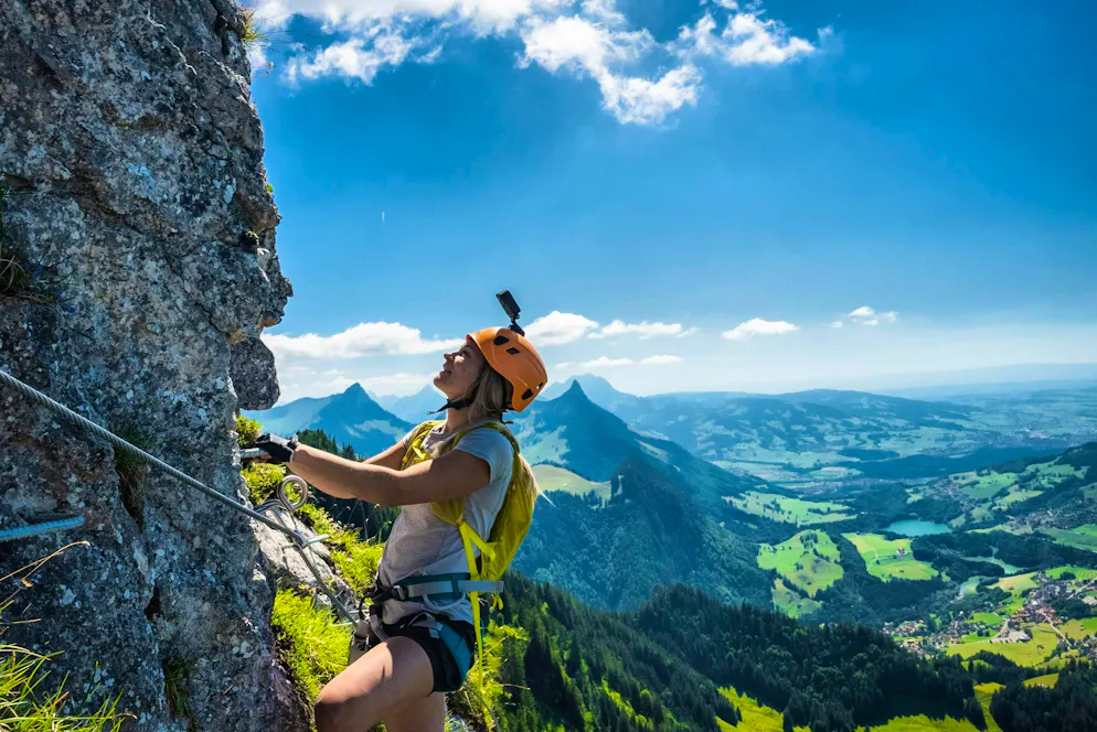 Idées d'excursions CFF été 2026 - Gruyère/Greyerzerland. Montée d’adrénaline sur la via ferrata.