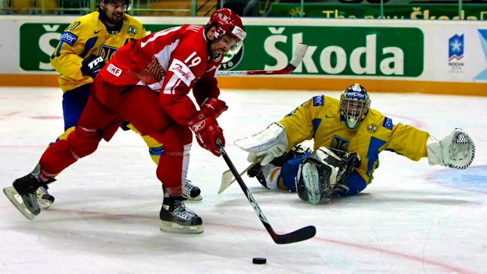 Back after twenty years: Ukraine will play in the A-World Championship next year for the first time since 2007 (pictured: goalie Wadim Seliwerstow)