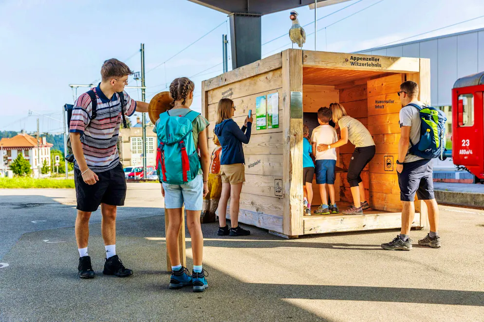 Idées d'excursions CFF été 2026 - Appenzellerland. Bon à savoir: on trouve dans la boîte à blagues des informations passionnantes sur la blague appenzelloise.