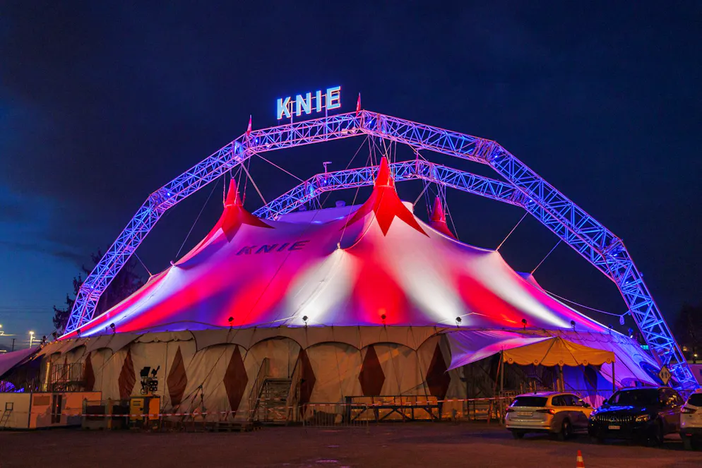 Das Zelt des Zirkus Knie am Samstag, 2. Maerz 2024, in Rapperswil-Jona. (KEYSTONE/Patrick B. Kraemer)