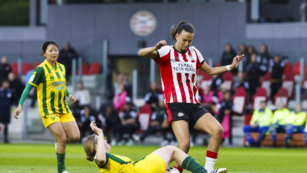 Tor und Sieg. Riola Xhemaili gewinnt mit PSV die Meisterschaft