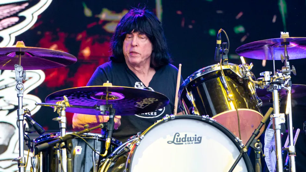 Storia della musica. I Ramones e i 50 anni del punk, il batterista vive in Italia