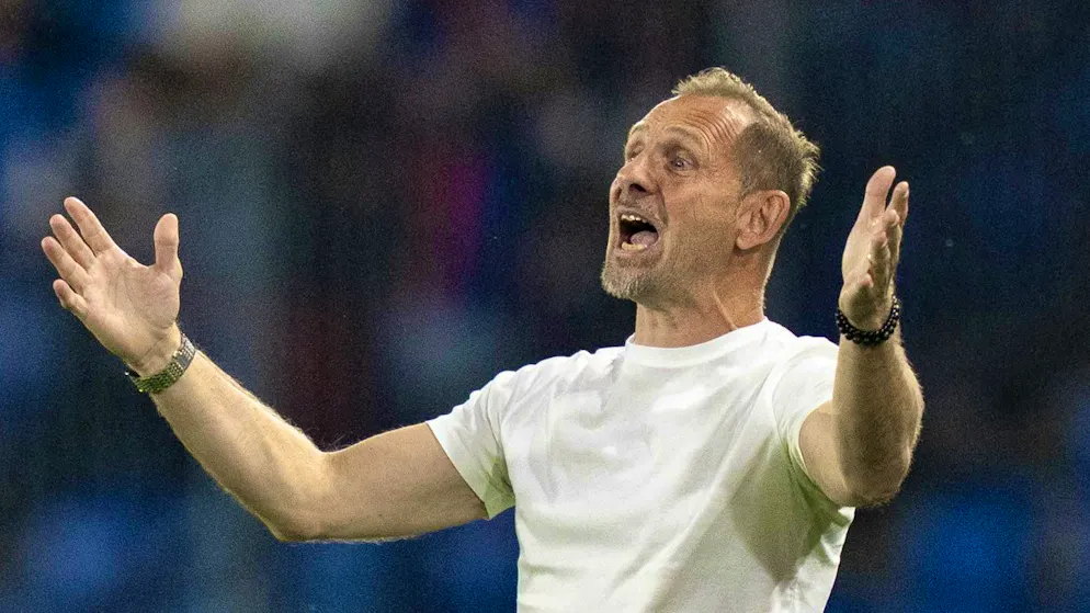 Thun coach Mauro Lustrinelli was too emotional at St. Jakob-Park in Basel.