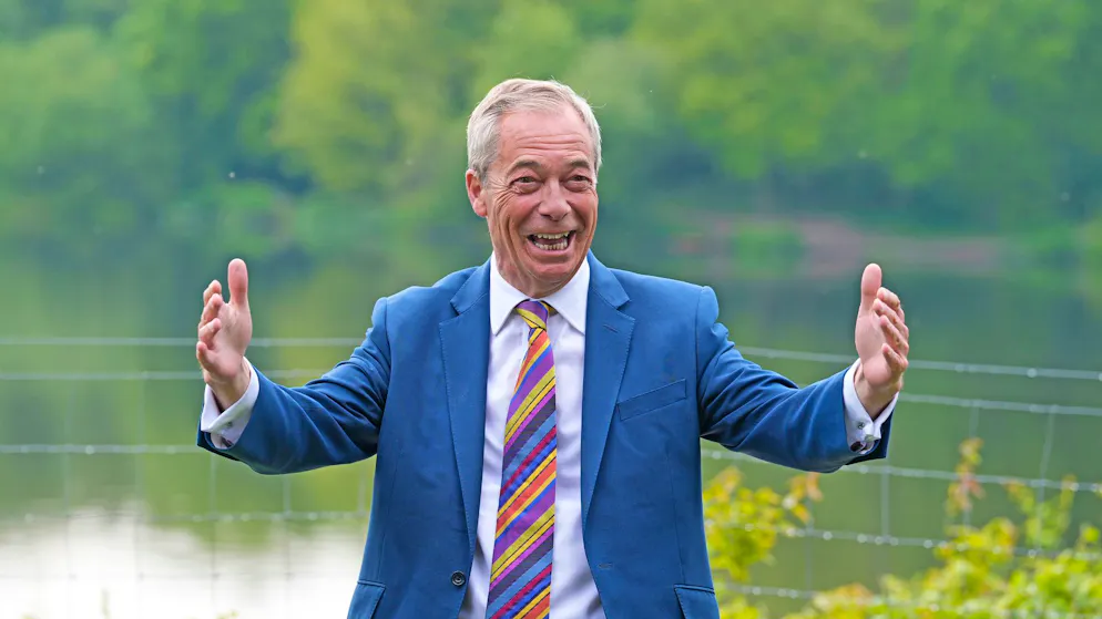 Gran Bretagna. Il voto affossa i laburisti e fa volare Farage, ma Starmer vuole resistere